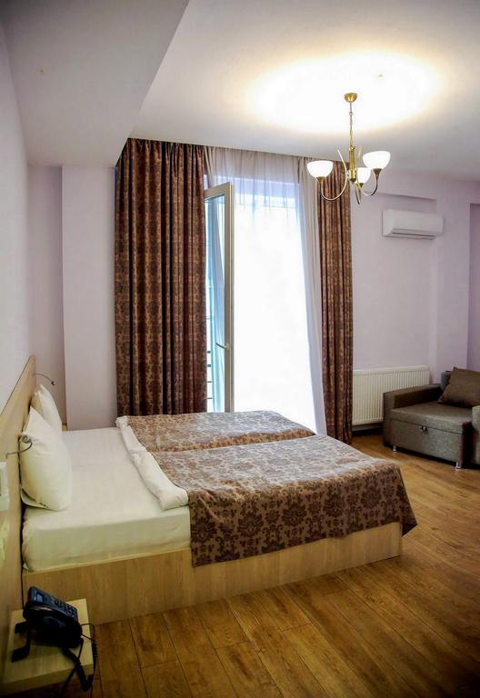 Hotel Feri Tbilisi Exteriör bild