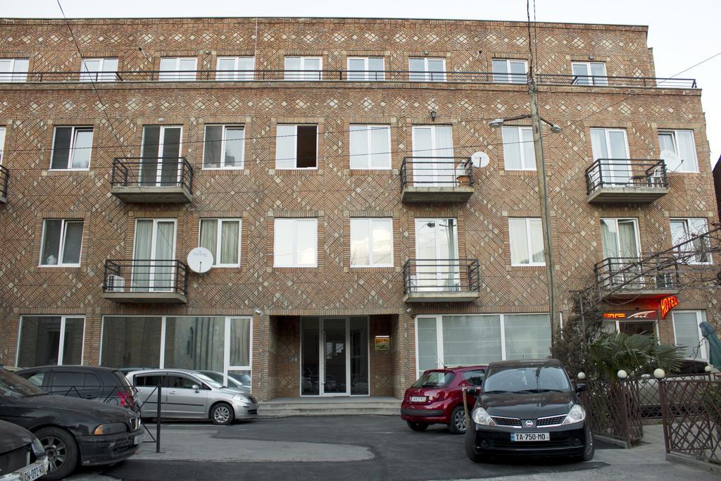 Hotel Feri Tbilisi Exteriör bild