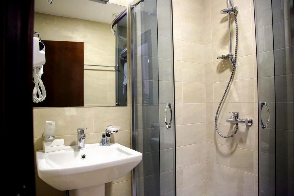 Hotel Feri Tbilisi Exteriör bild